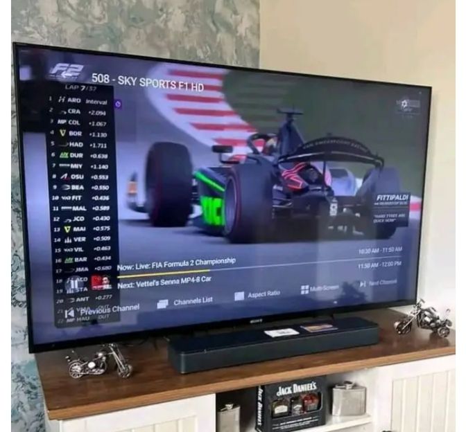 Spanish subscriber testimonial on VOD library and multi audio tracks